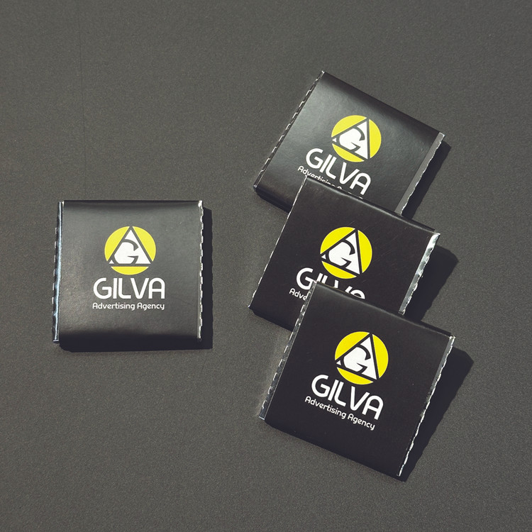 شکلات تبلیغاتی با لوگوی اختصاصی بر روی بسته بندی