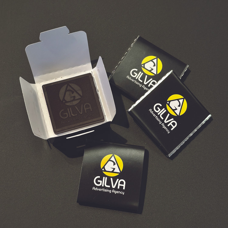 شکلات تبلیغاتی با لوگوی اختصاصی بر روی بسته بندی و قطعه شکلات